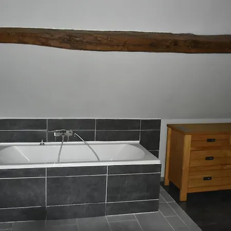Du Pont Dans Les Alpes Mancelles * Saint-Ceneri-le-Gerei
